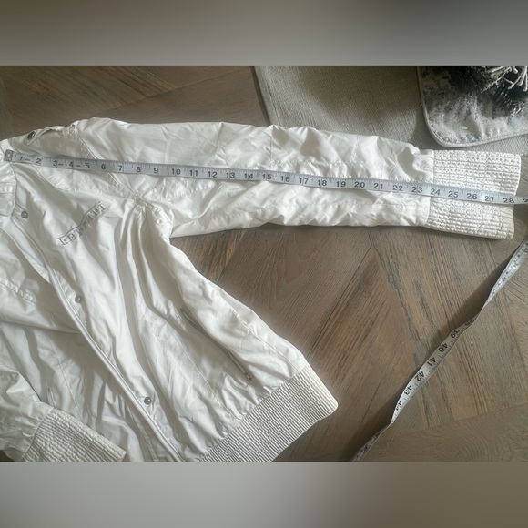 Puma x Ferrari white jacket medium - Picture 5 of 11